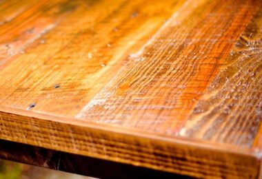 Quitar arañazos y raspones de muebles de madera