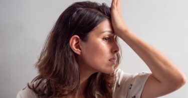Mujer con problemas de memoria