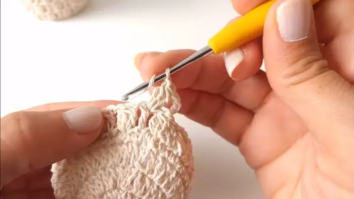 Descubre cómo vestir frascos a crochet (Portavelas) 11