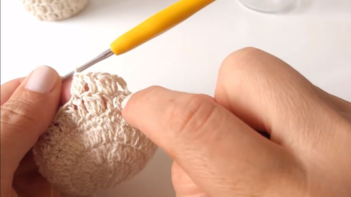 Descubre cómo vestir frascos a crochet (Portavelas) 12